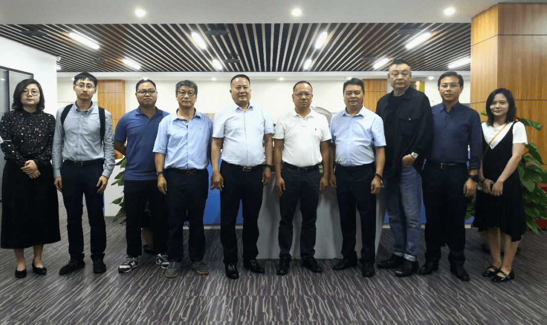 深圳罗湖区政府代表、洛克中铁置业领导考察恒力半导体石墨烯芯片