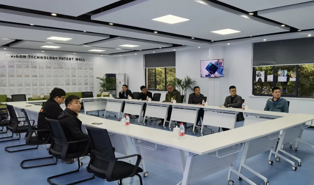 合肥市科技局副局长吴海军一行莅临微晶科技公司调研指导