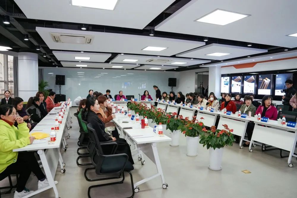 江苏、安徽两省妇联、女企协莅临微晶科技考察交流