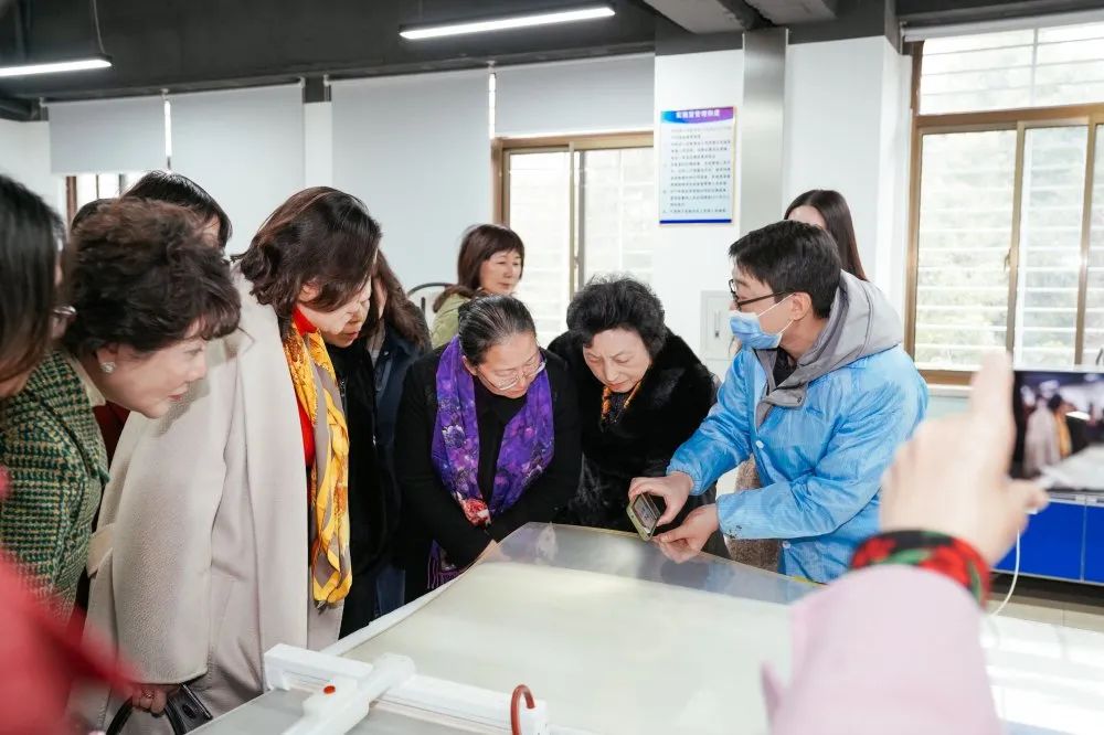 江苏、安徽两省妇联、女企协莅临微晶科技考察交流
