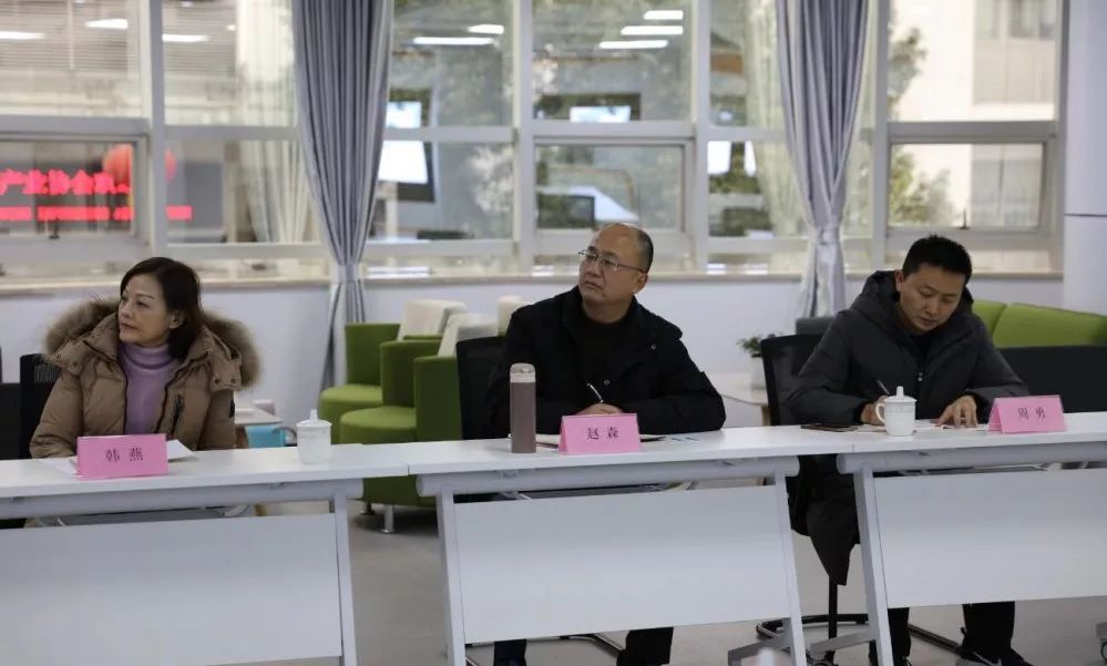 省经信厅原材料处调研员赵森一行人莅临微晶科技调研参观