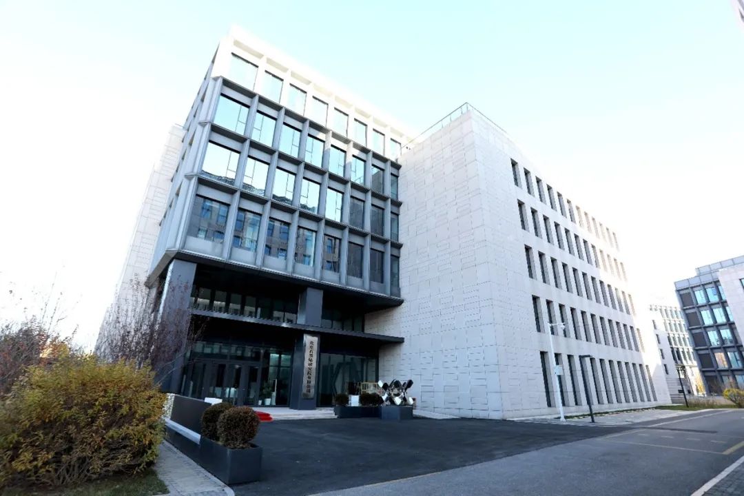 BGI新大楼通过四方验收 产业发展迈上“高速路”