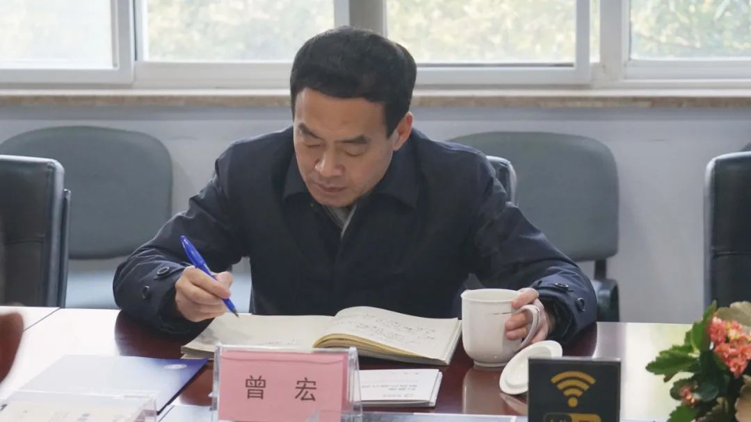 余杭区人大常委会副主任、良渚新城党工委书记曾宏一行莅临高烯科技考察调研