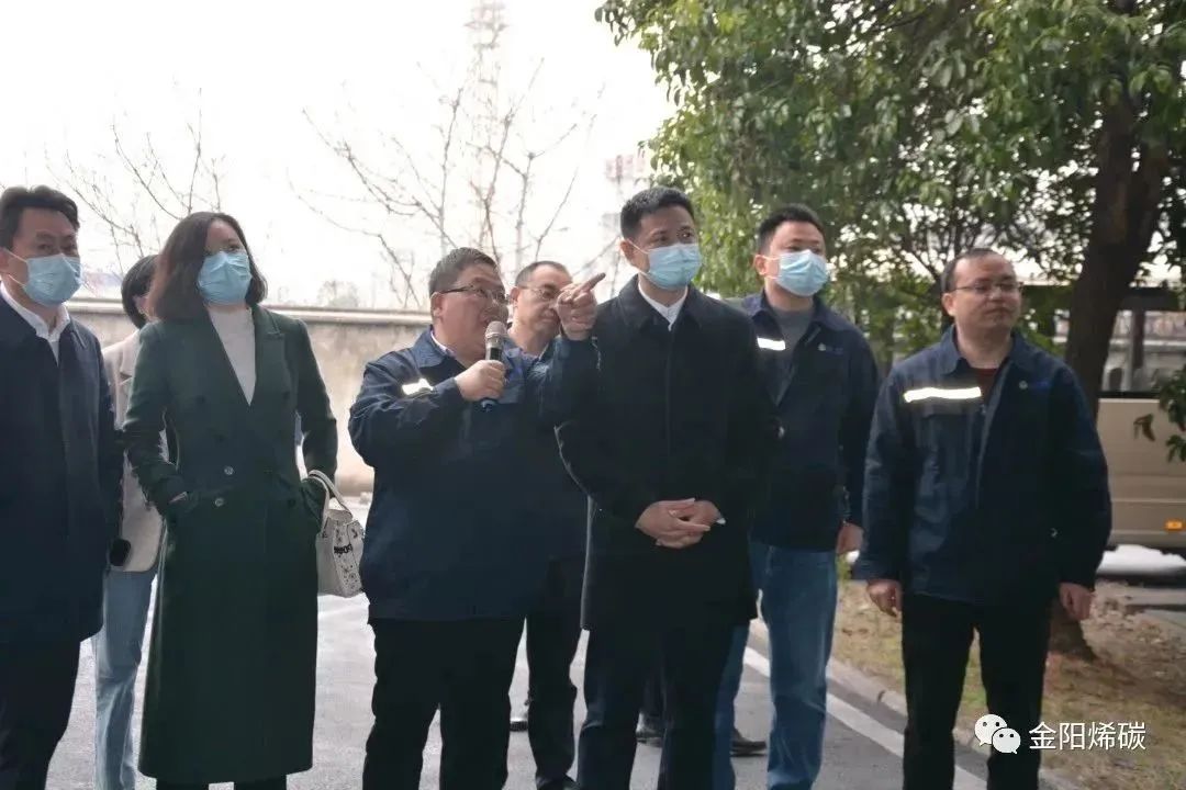 浏阳市委副书记、市长王雄文走访调研金阳烯碳