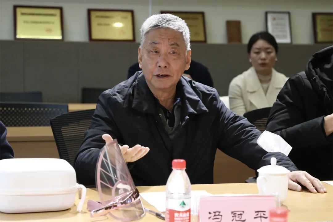 强强联手 开拓石墨烯大健康产业——大象融媒党委书记、董事长张建生与烯旺科技董事长冯冠平教授举行会谈