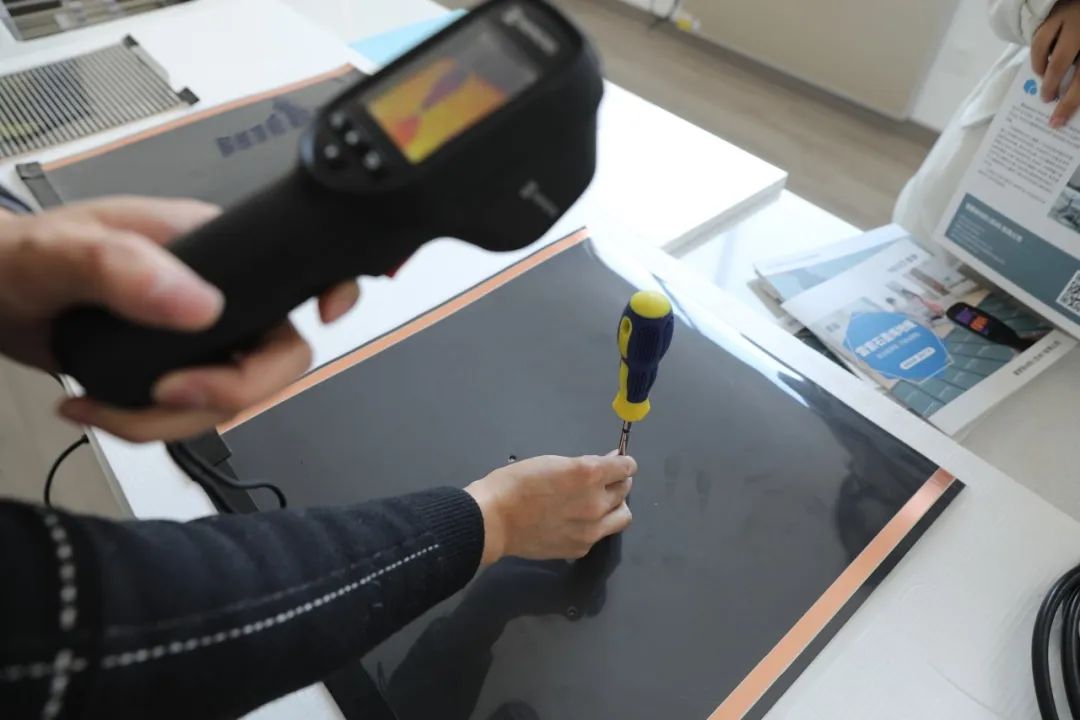 地暖有新选择啦！探工厂一篇说透石墨烯地暖？