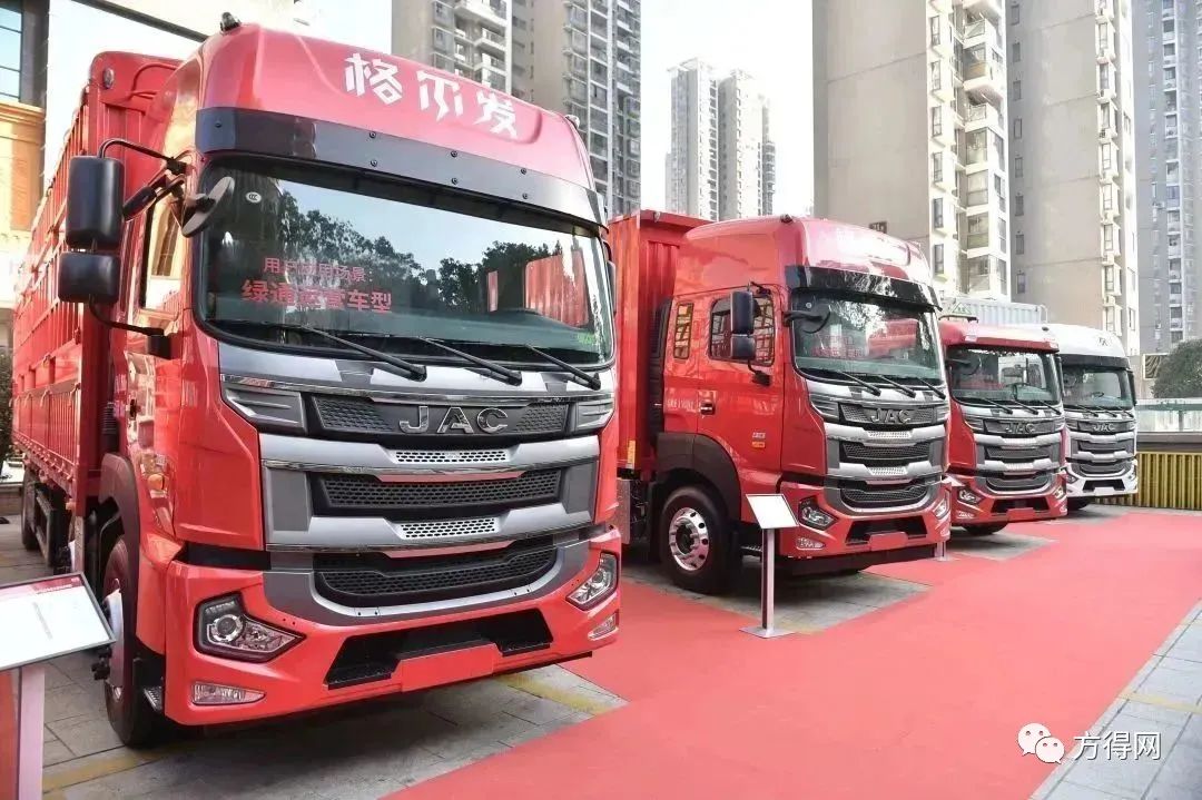 2月重卡市场又现3000辆大单 要“狂飙”了？解放/重汽/陕汽等成绩如何？丨头条