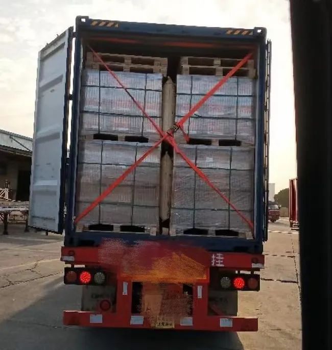 喜讯-石墨烯润滑脂首次整柜出口