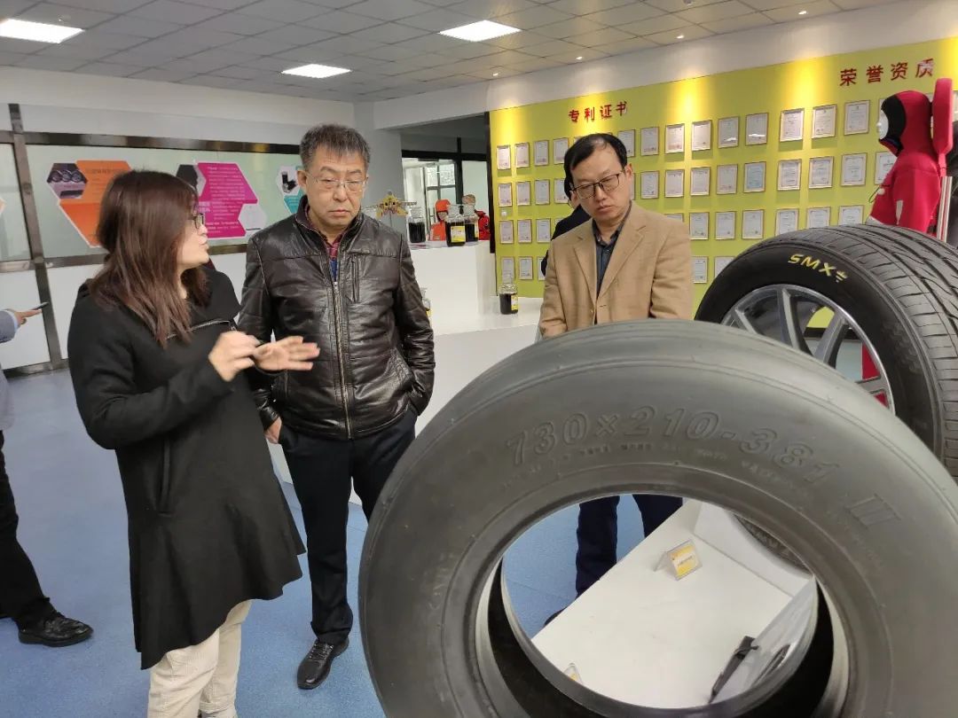 军委融办、国家发改委专家小组走进华高墨烯考察指导工作