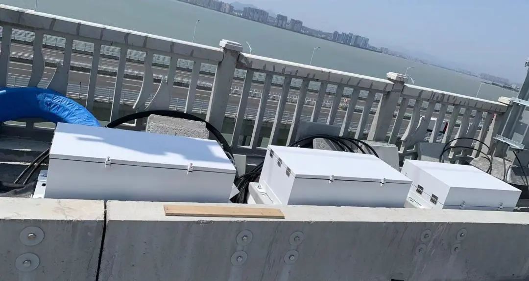 中烯水性石墨烯导热散热防腐涂料成功应用在福厦高铁全线电子设备