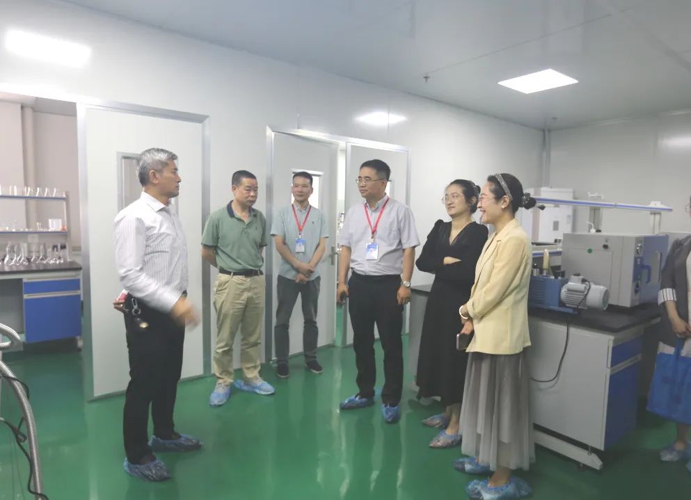 校企共融 同谋发展 | 我校副校长郭士正一行走访火炬石墨烯新材料产业园多家企业