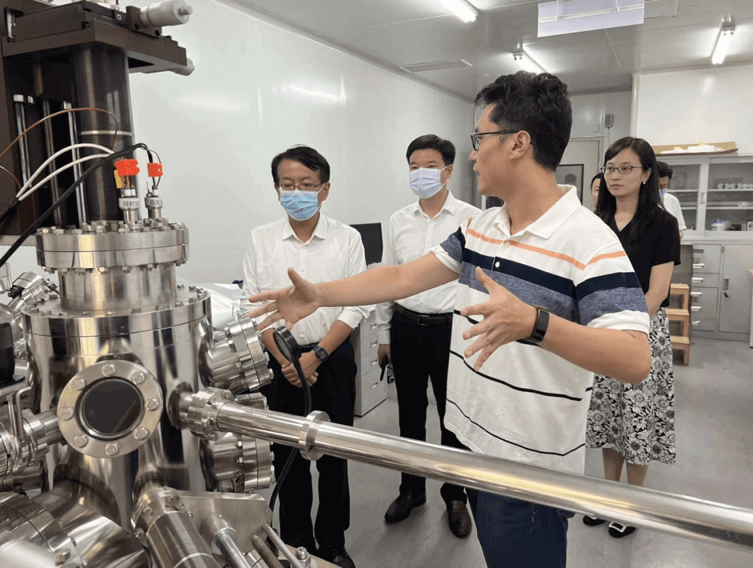 蒋鹏举副市长调研西太湖石墨烯产业