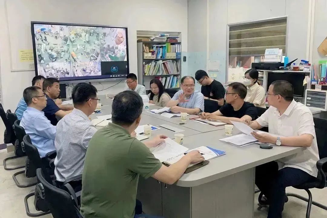 华侨大学吴剑平校长率队来我中心调研