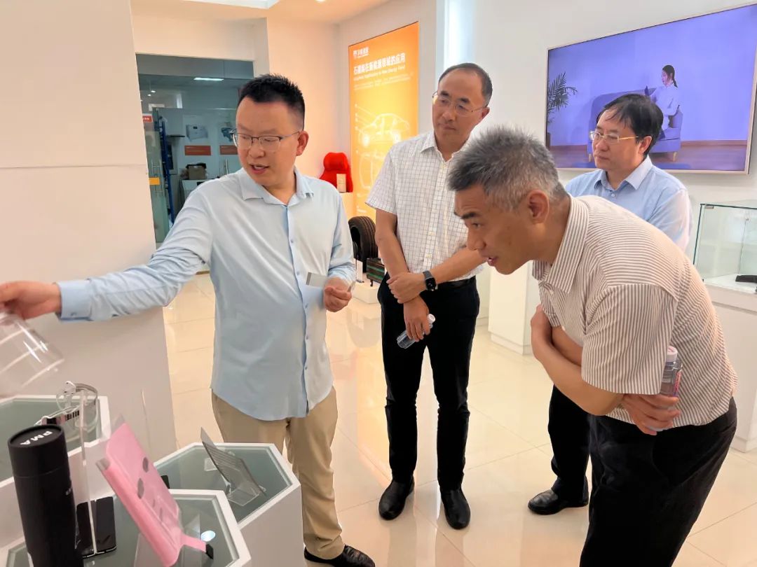 聚科技 致远行 | 上财江苏校友会与中泰证券领导莅临宇航派蒙参观考察