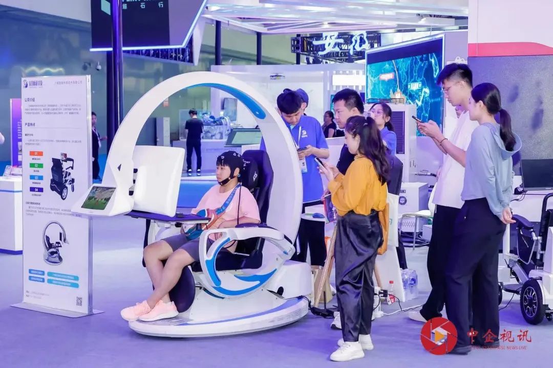 上海市石墨烯功能型平台在第九届中国（上海）国际技术进出口交易会“科技创新＆活力张江”展区登台亮相