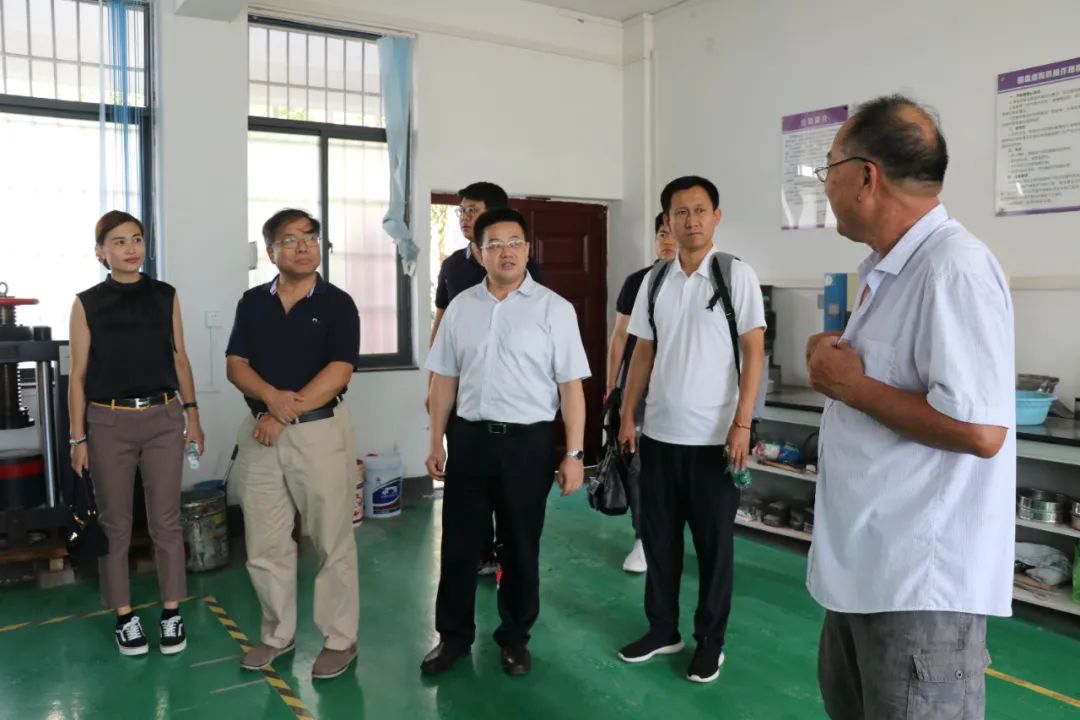 中国石墨烯产业技术创新战略联盟秘书长李义春莅临开展石墨烯调研