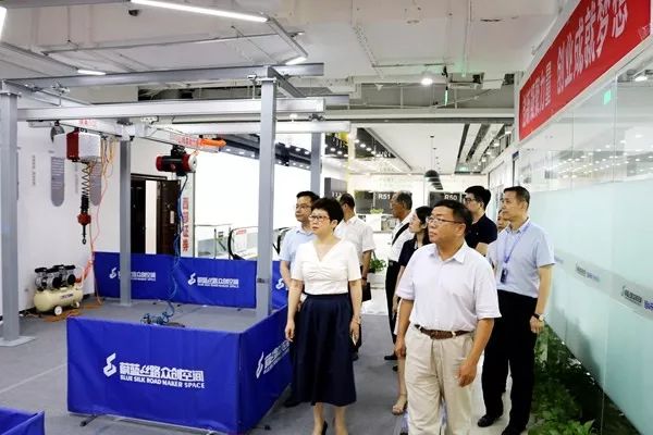 中国石墨烯产业技术创新战略联盟秘书长李义春博士一行 莅临蔚蓝商业公司走访交流