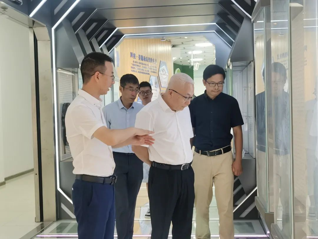 从杭州总部到金华基地，姜副校长五年后再访牛墨，惊叹牛墨的高速发展！