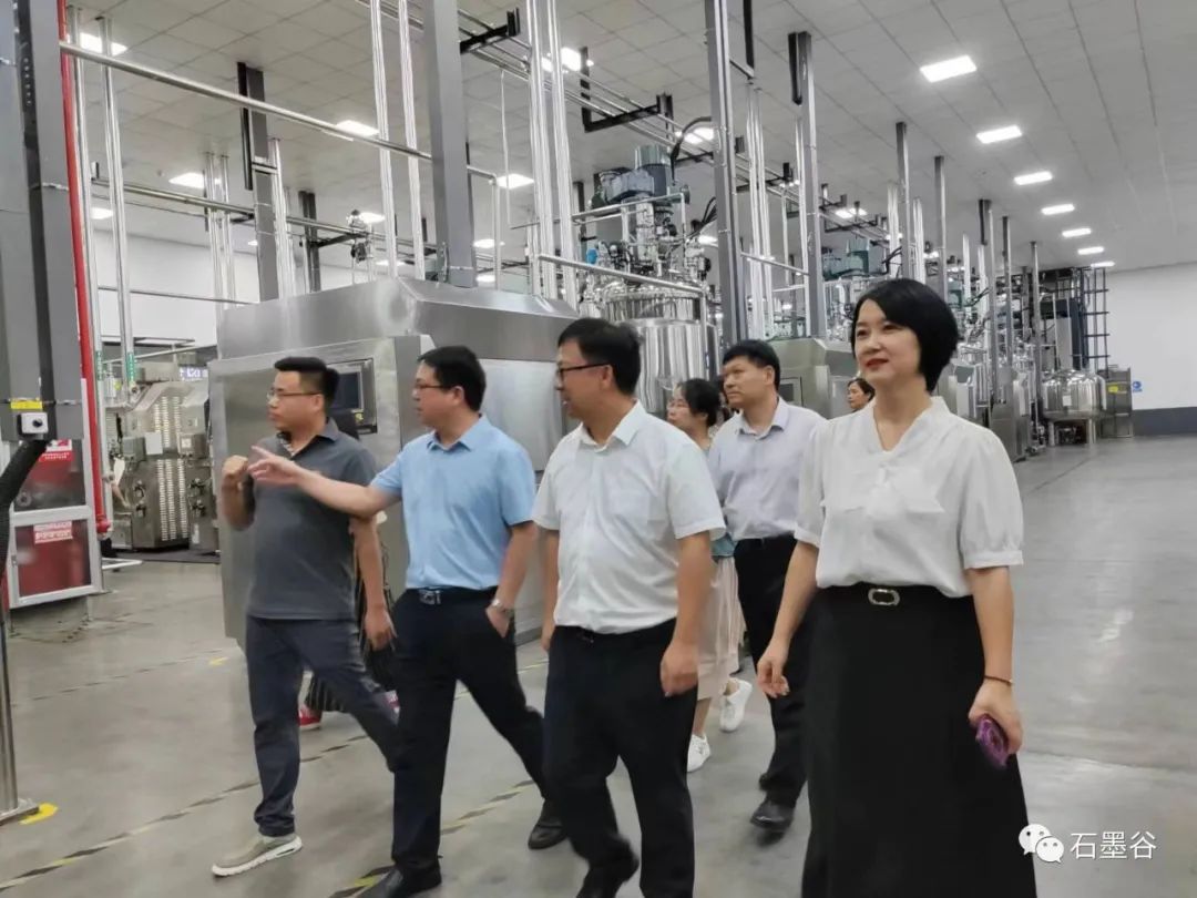 温州大学杨植杨院长等一行莅临万鑫烯碳参观考察