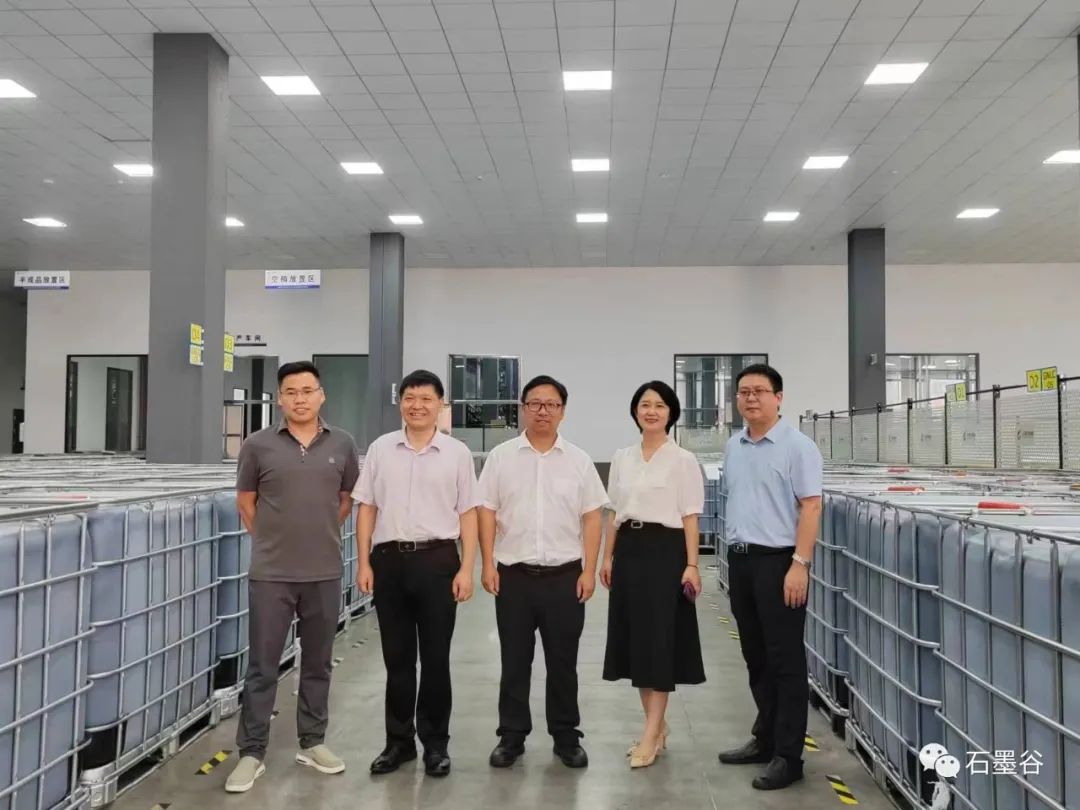 温州大学杨植杨院长等一行莅临万鑫烯碳参观考察