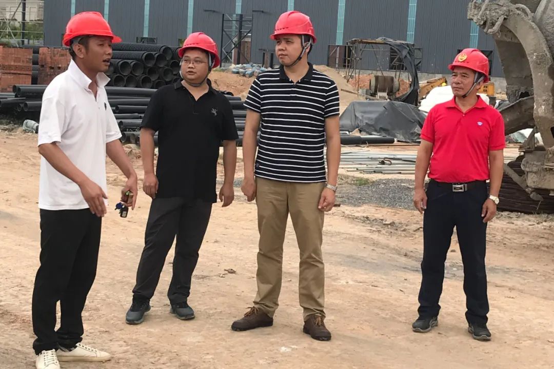 石墨园：全力迎战、力搏风雨，石墨园全力防御台风“杜苏芮