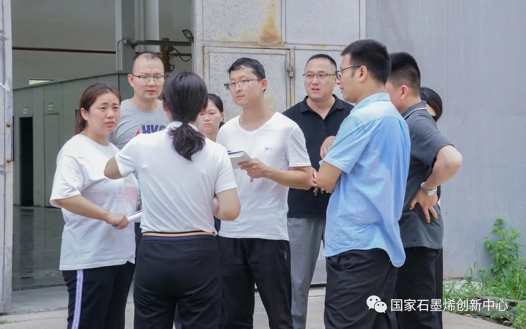 夏日送清凉，慰问沁人心｜石墨烯创新中心联合党支部及工会慰问一线科研人员