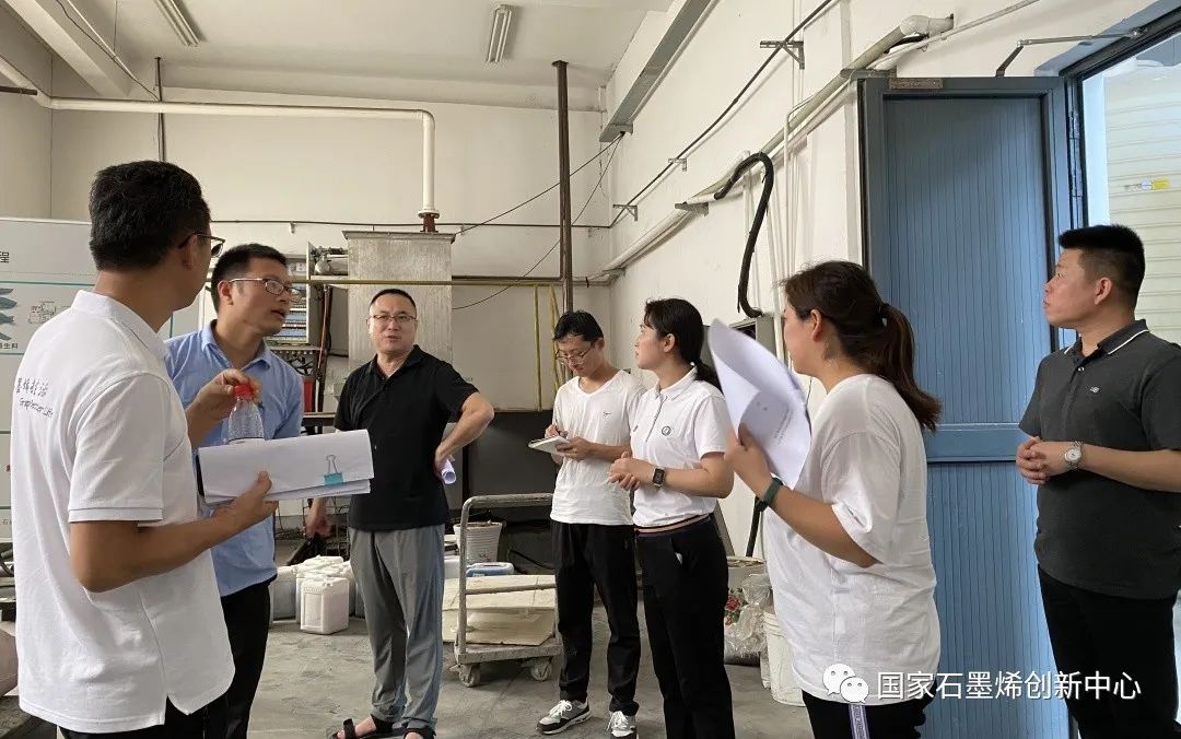 夏日送清凉，慰问沁人心｜石墨烯创新中心联合党支部及工会慰问一线科研人员