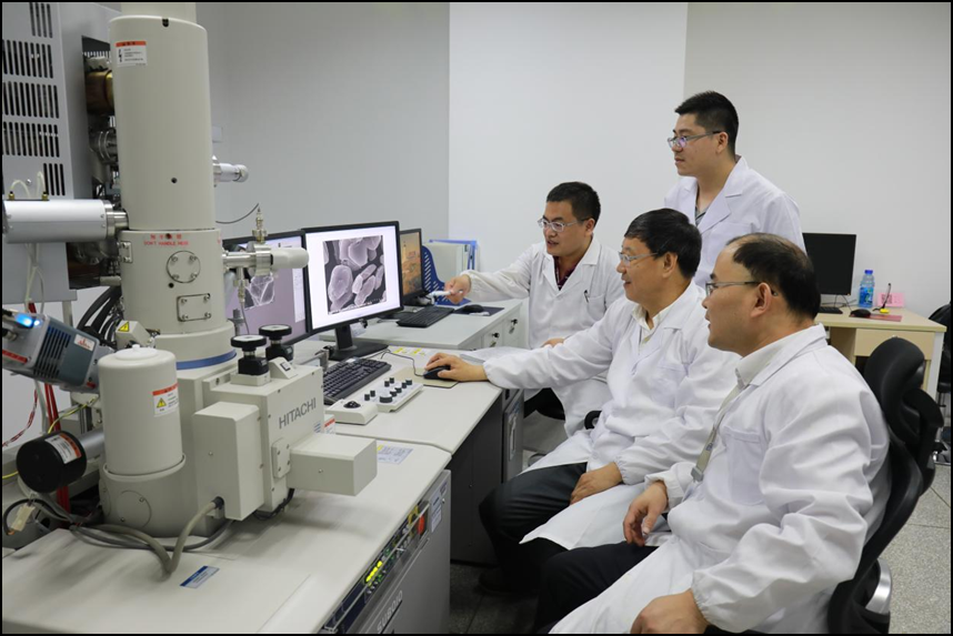 南国清华人物访谈|康飞宇：投身国家科技攻关新“烯”望，“深”耕清华教育改革试验田