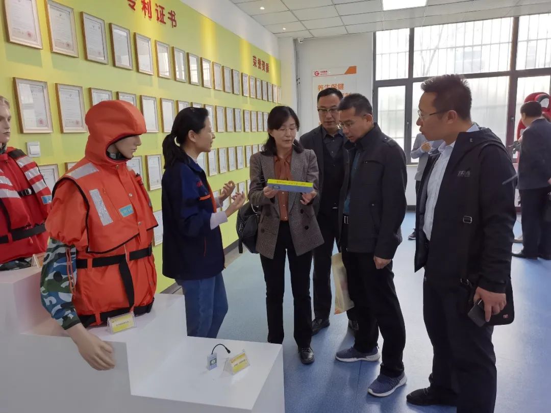 包头市实训队赴华高墨烯考察交流