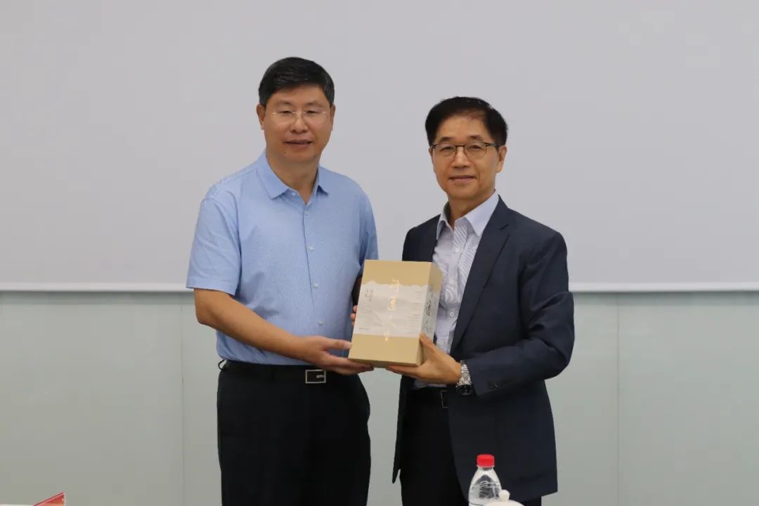 韩国国家工程院院士李海元一行到BGI参观交流