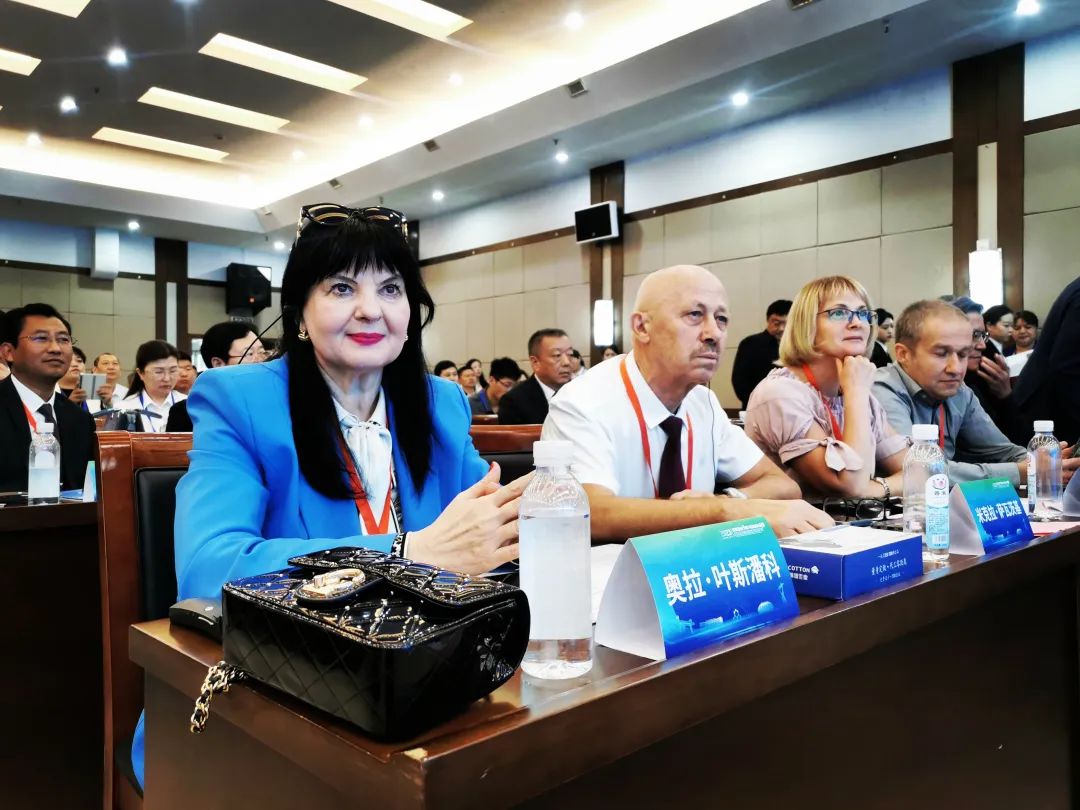 齐聚全球力量，共赢材料未来-2023首届中原碳材料产业国际研讨会隆重举行