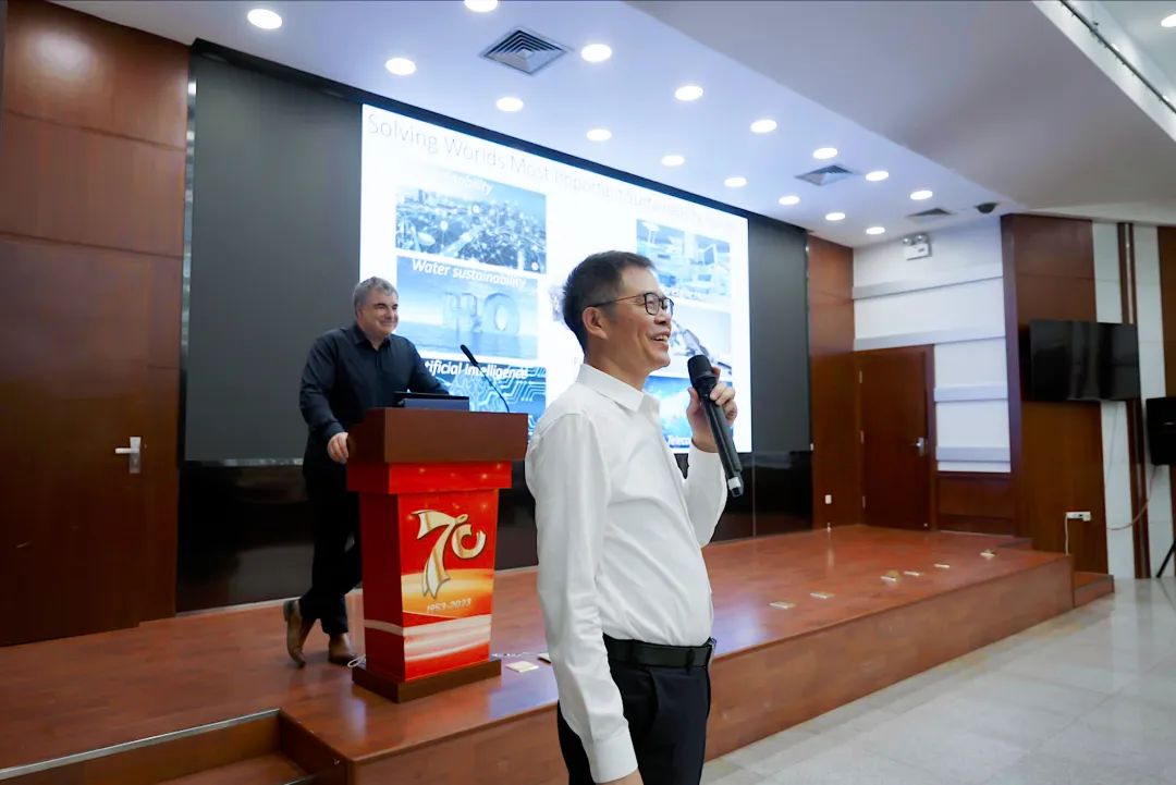 诺贝尔奖获得者Konstantin Novoselov教授访问金属所