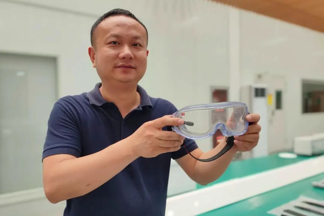 【镇镇有词】“新材料之王”的百变应用！小镇企业柔碳科技“石墨烯+”赋能新能源汽车