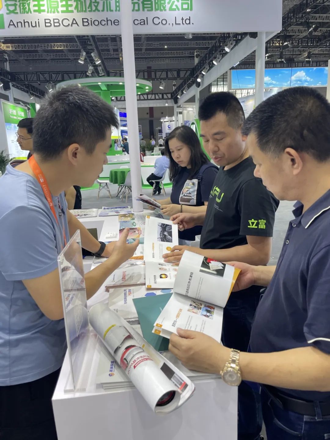 再逢盛事！高烯®石墨烯基碳纤维获第23届工博会新材料产业展“优秀产品奖”！