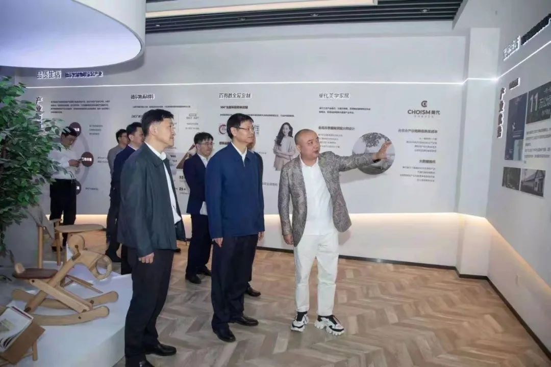 省委常委、市委书记许昆林一行走访德尔集团