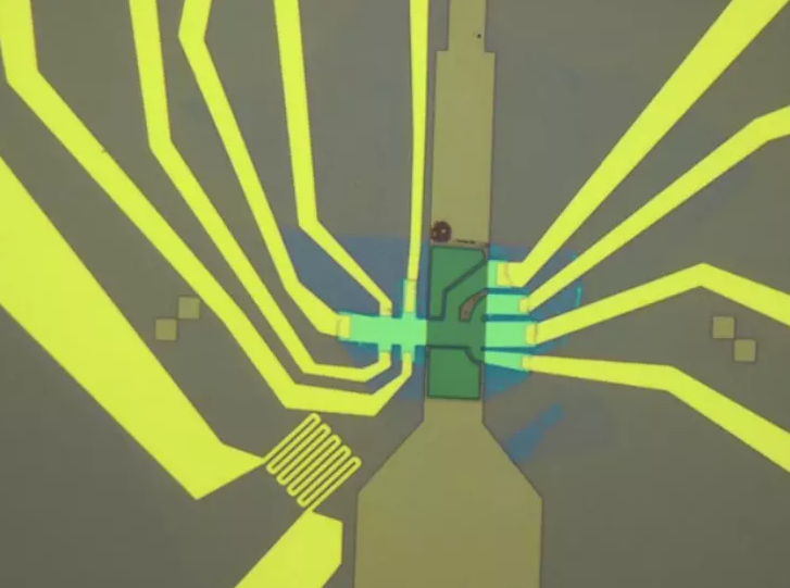 MIT曹原再领石墨烯新动向！实现“能量势垒”的直接调控，后石墨烯转角电子学时代正式到来丨独家解析