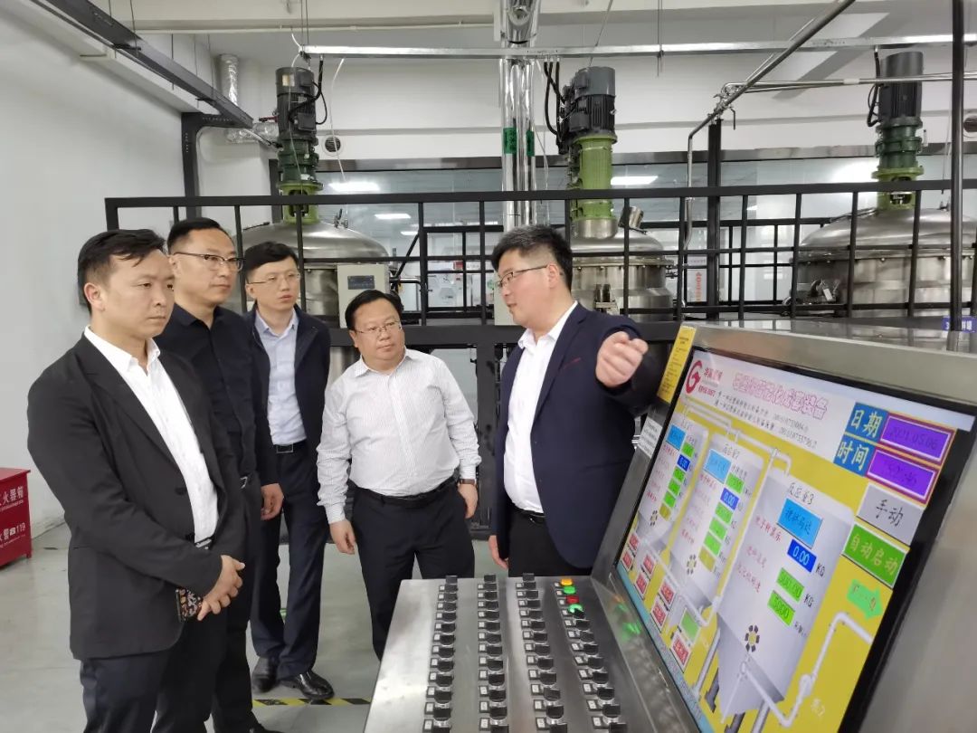 铜仁市代表团走进华高墨烯：共话石墨烯产业发展