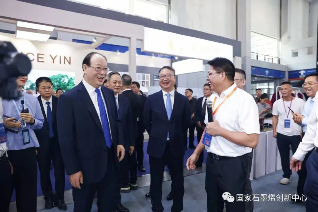 国家石墨烯创新中心亮相2023宁波时尚节暨第27届宁波国际服装节