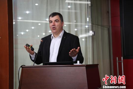 诺贝尔奖获得者应邀赴国防科技大学学术访问