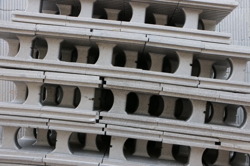 鹿寨：石墨烯新材料助力“危改”