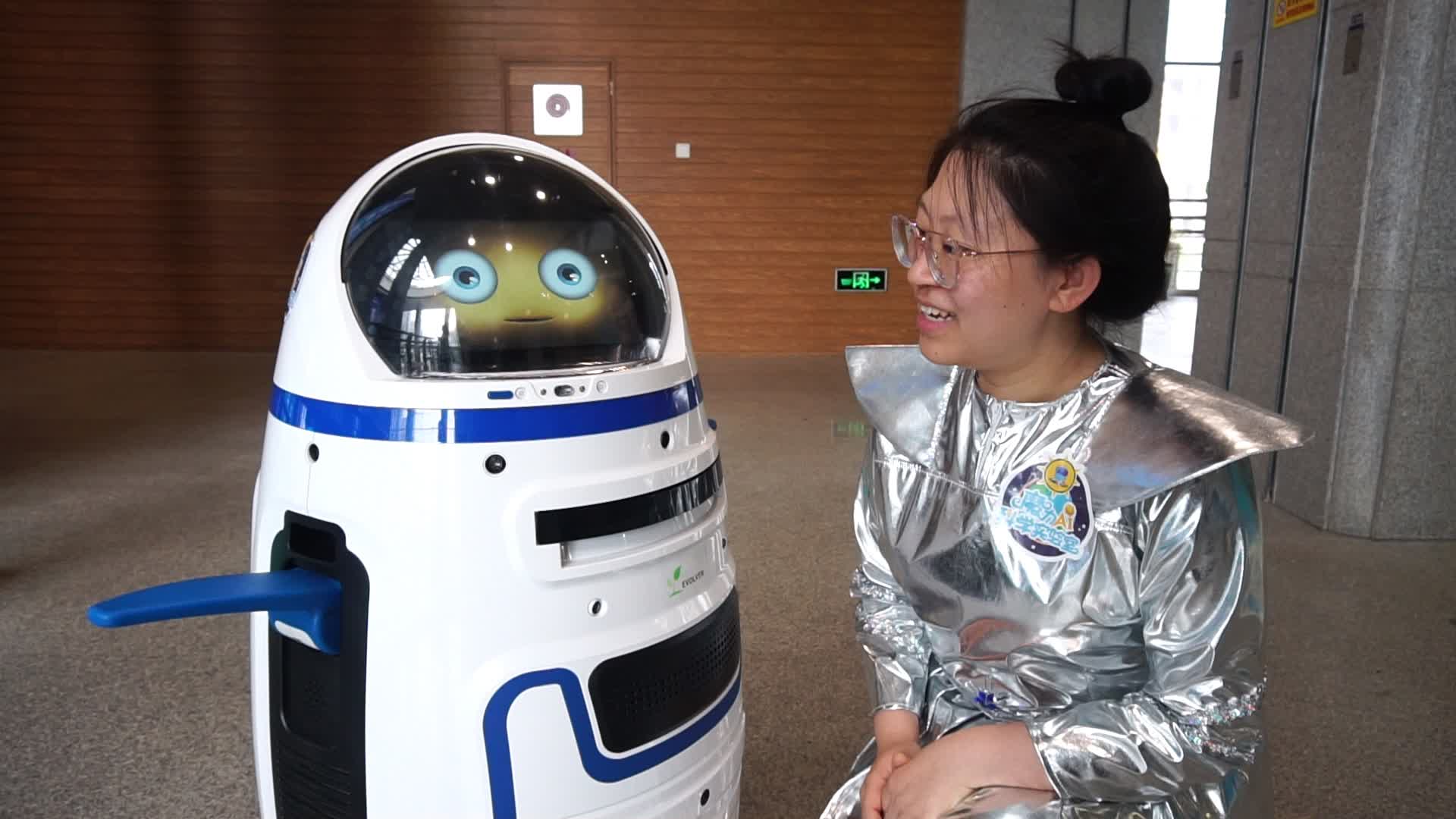 “硬核”科技上线 沉浸式体验科普嘉年华