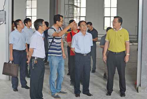 广西大学校领导调研广西石墨烯研究院建设情况