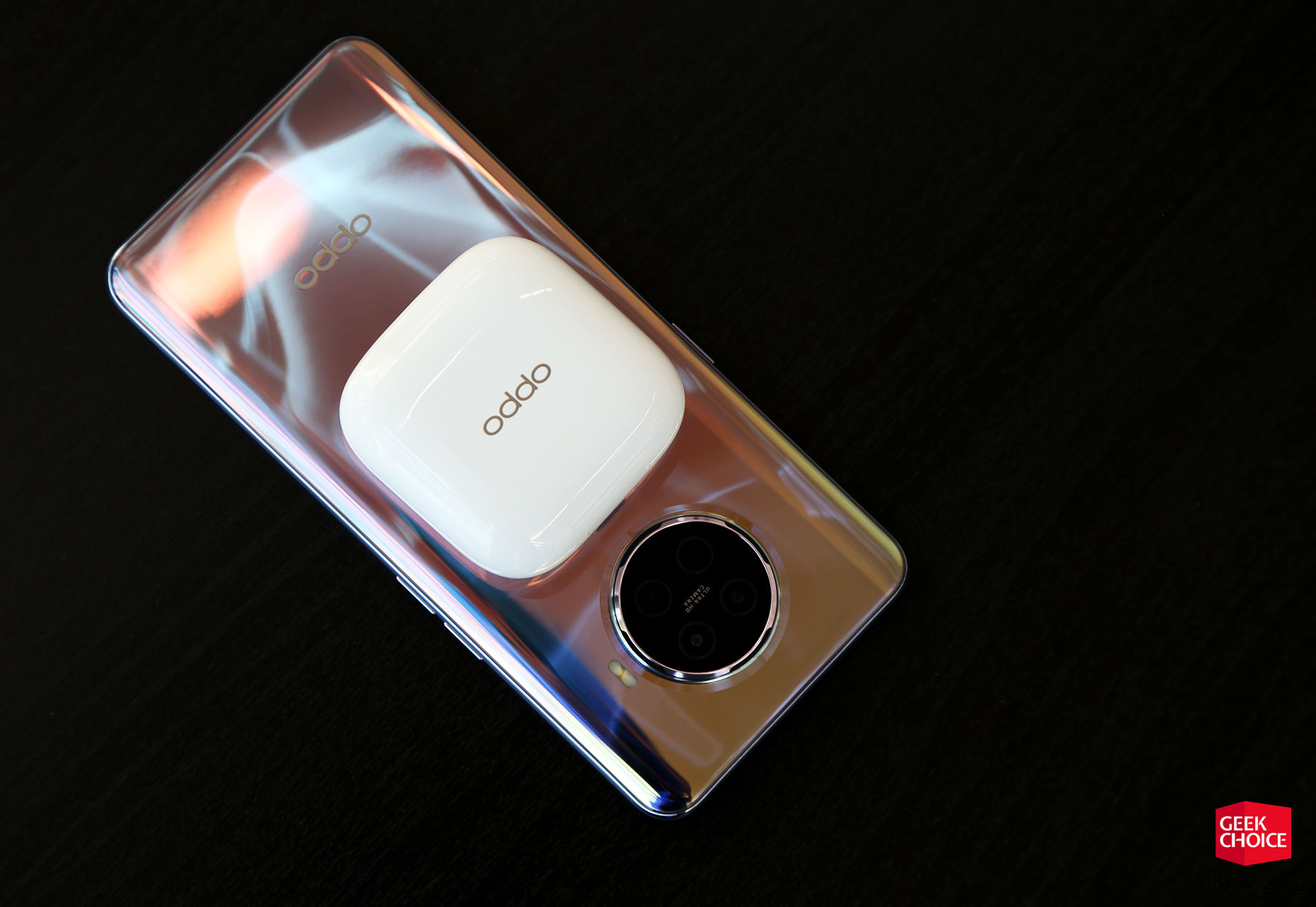 OPPO Enco W51 体验：同级别少有的主动降噪能力+无线充电，499 元能买到