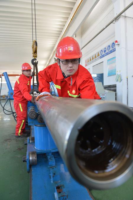 产业寒冬、收入下降 东北部分老工业基地工人群体咋样了？在“抱团取暖”中积极转型