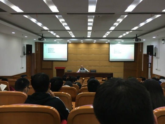 上海金发科技发展有限公司总经理张超应邀来校作报告