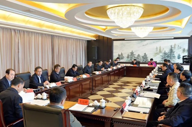 如何推进龙江石墨产业发展 庆伟书记提出“四个要”！