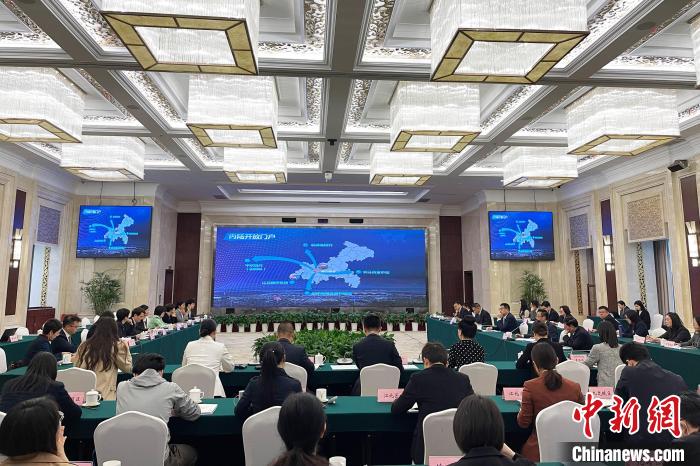 重庆与美国14个州驻华代表机构举行经贸合作交流冀持续扩大合作