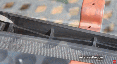 制造95步枪用的是什么塑料 为何曾有磨白发霉问题