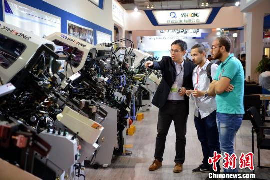 第二十届晋江“鞋博会”意向成交额逾205亿元人民币