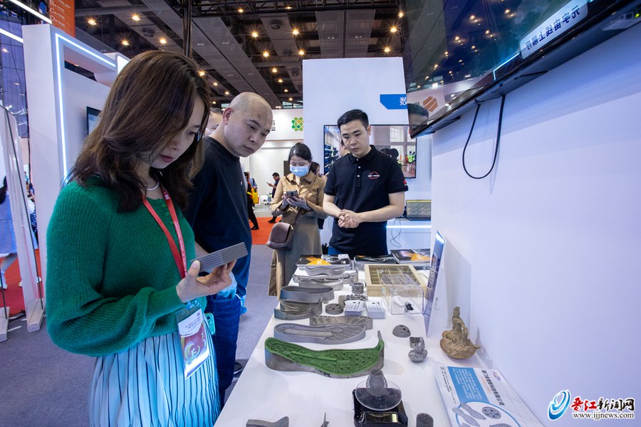 第二十四届中国（晋江）国际鞋业暨第七届国际体育产业博览会开幕